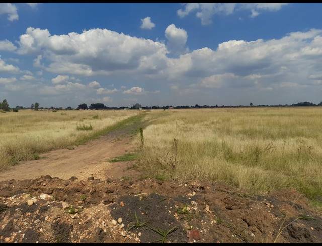 LAND FOR SALE IN UNITAS PARK